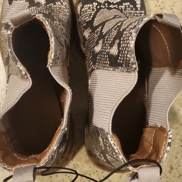 Python Print Combat Boots - Picture 7 of 10